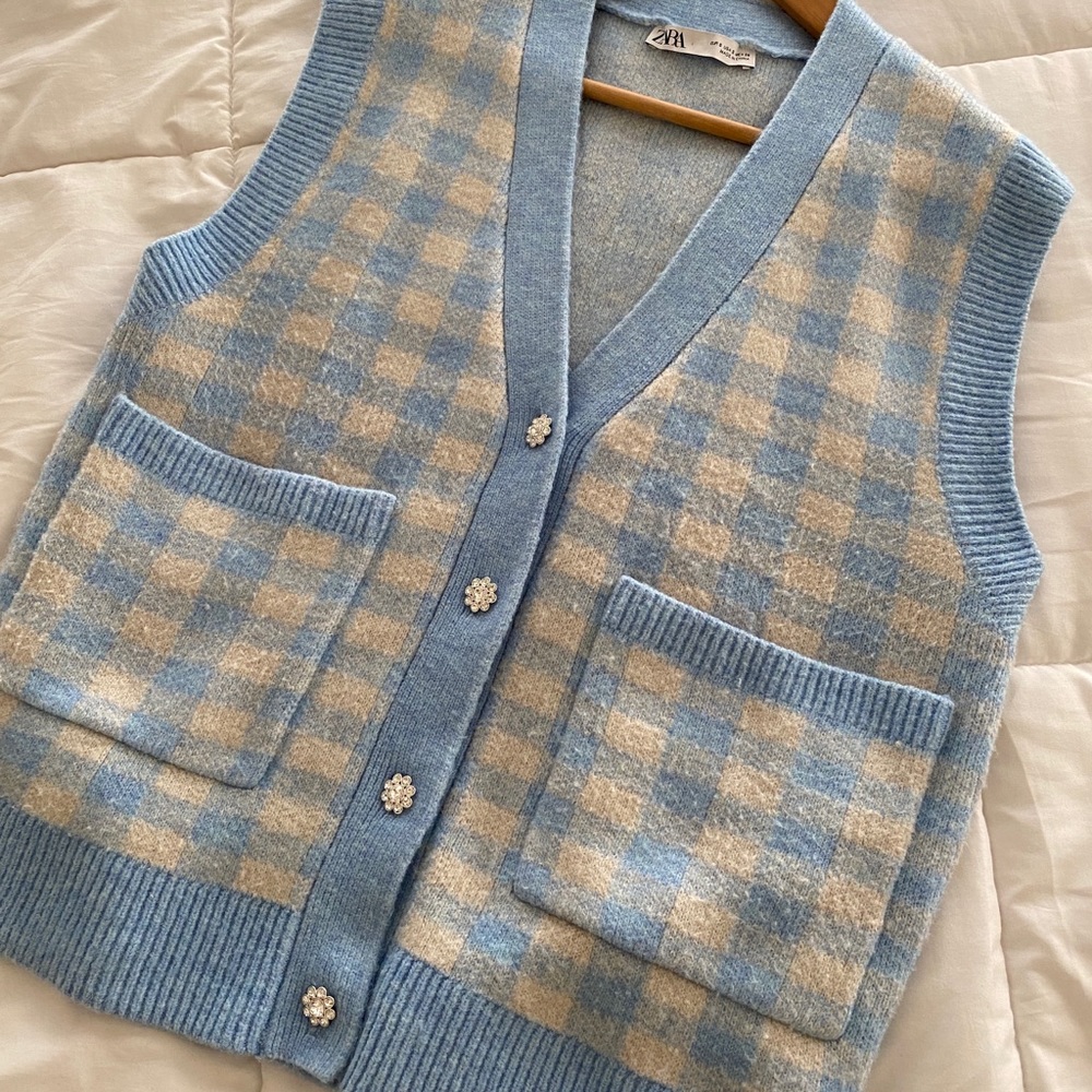 EUC ZARA CHECKERED KNIT VEST with button details